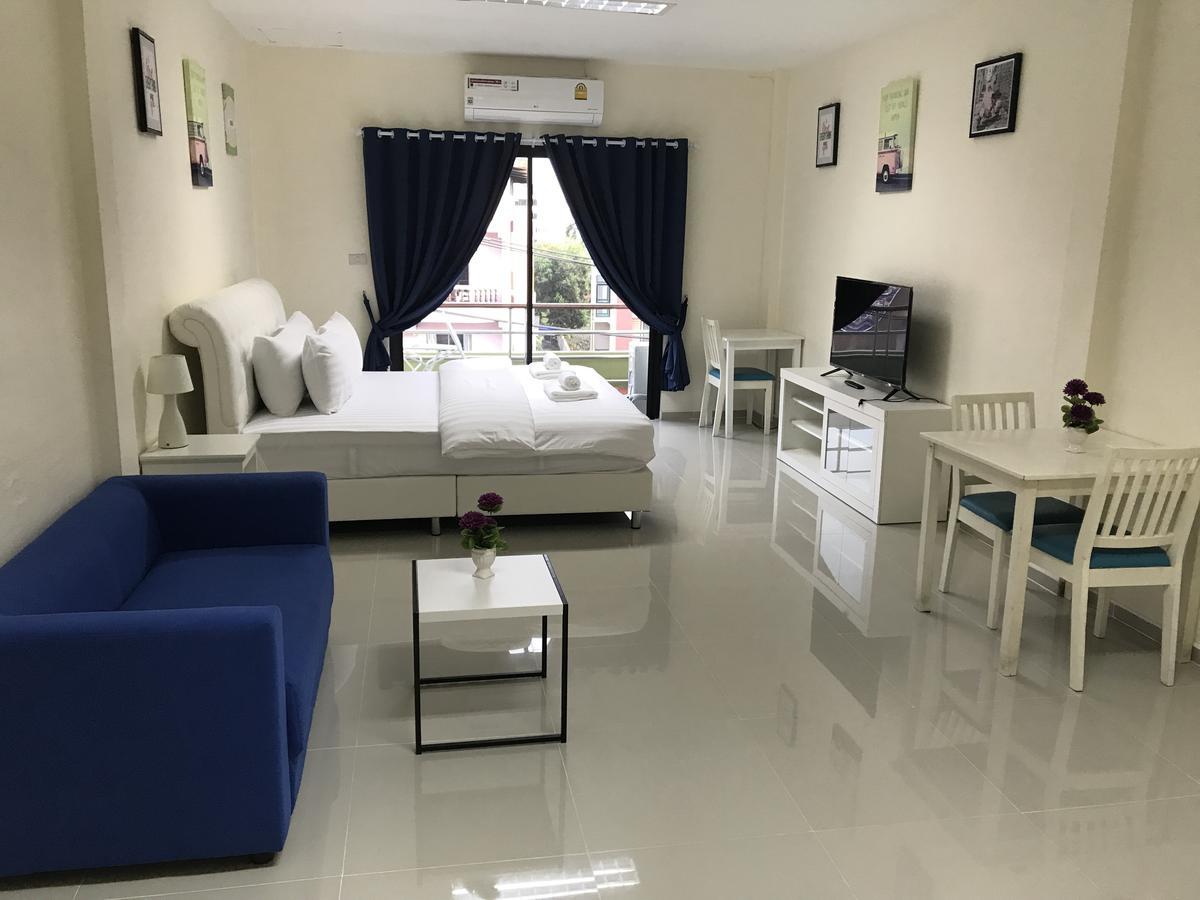 Volare Guesthouse Pattaya Exteriör bild